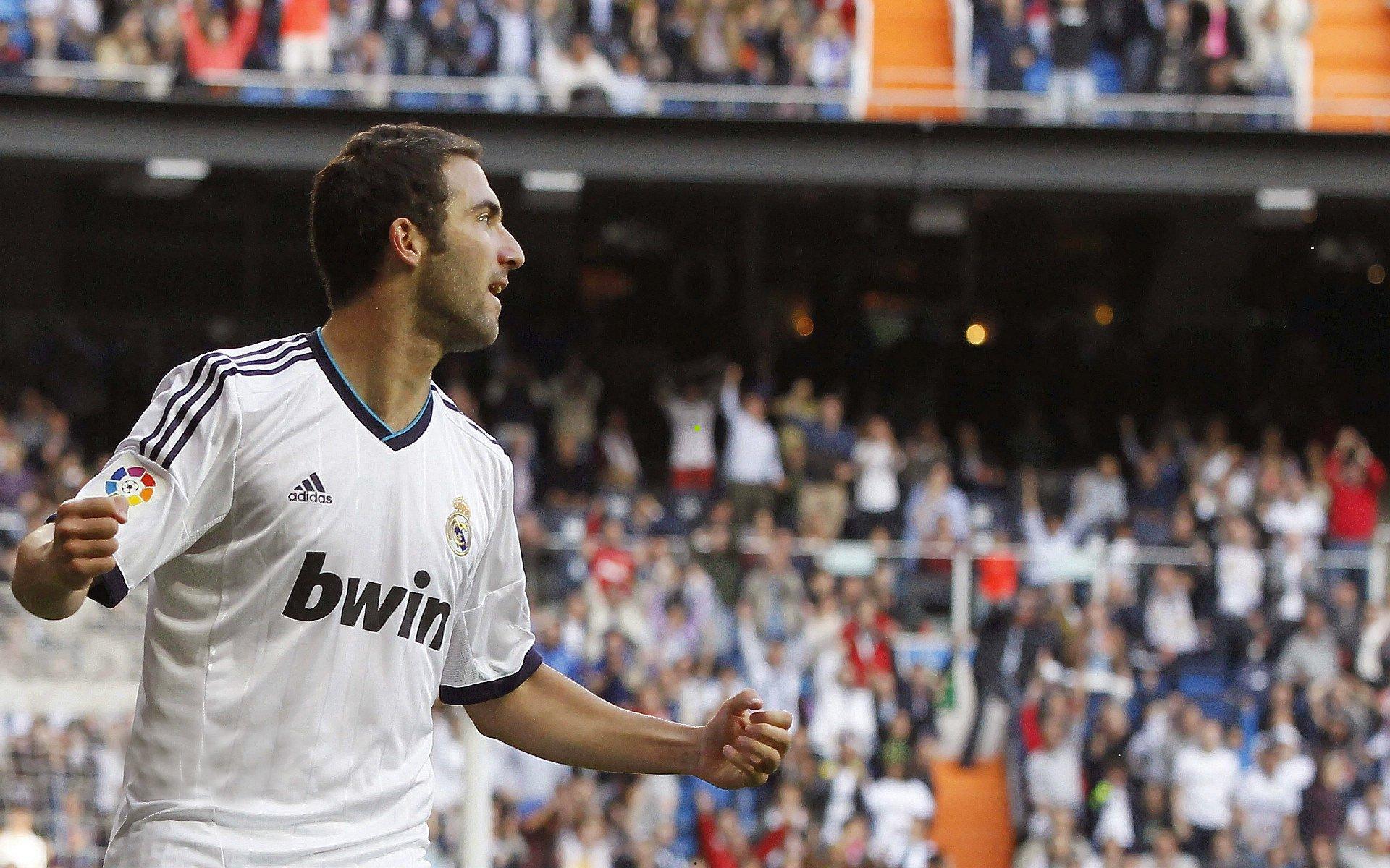 雪上加霜!皇马更衣室暗流涌动,阿隆索遭遇执教生涯最大危机